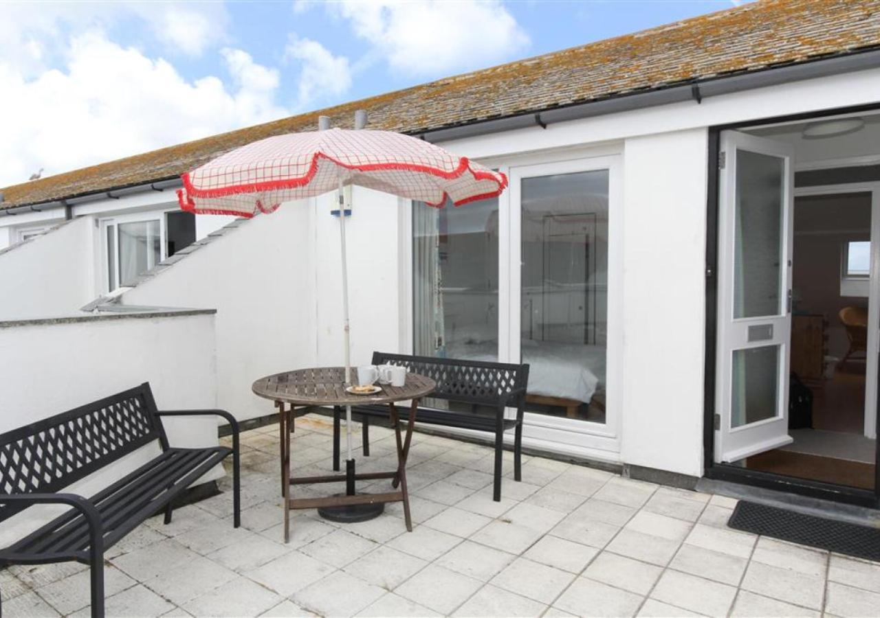 48 St Nicholas Court St Ives エクステリア 写真
