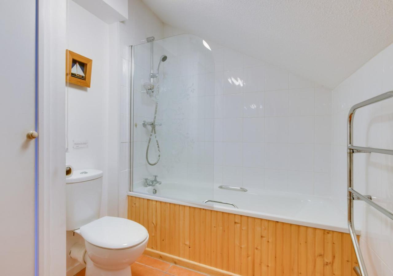 48 St Nicholas Court St Ives エクステリア 写真